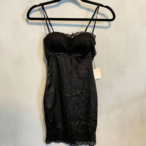 Superdown Raine Lace Dress - Picture 3 of 5